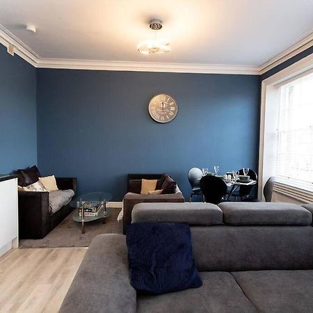 Lavish 2Bed Apartment In The Heart Of Birkenhead Exterior photo